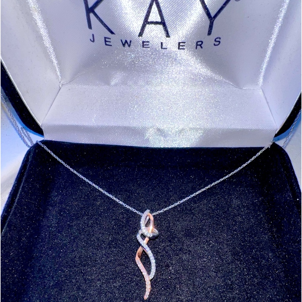 10k Rose Gold Diamond Pendant Necklace